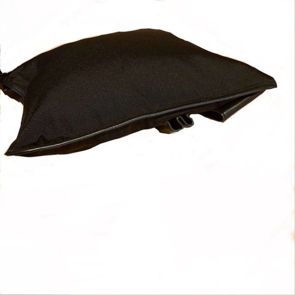 GUCCI BLACK NYLON W/LEATHER TRIM UTILITY STYLE SHOULDER BAG - Picture 10 of 15